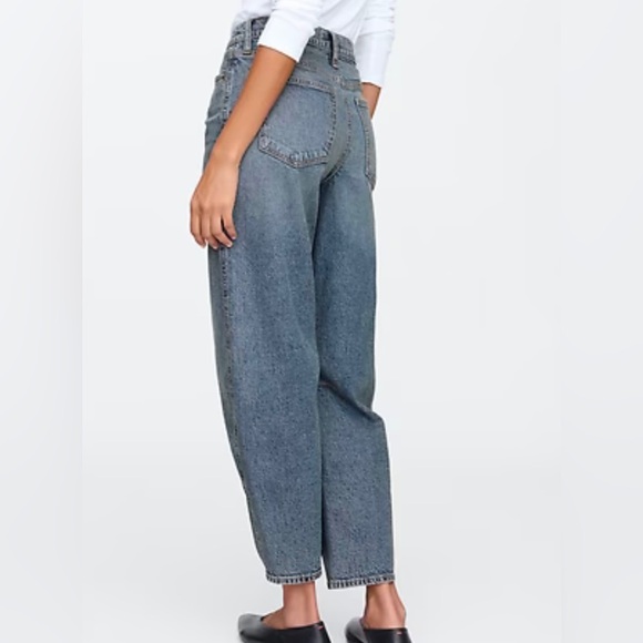 GAP High Rise Barrel Jeans - Picture 2 of 8